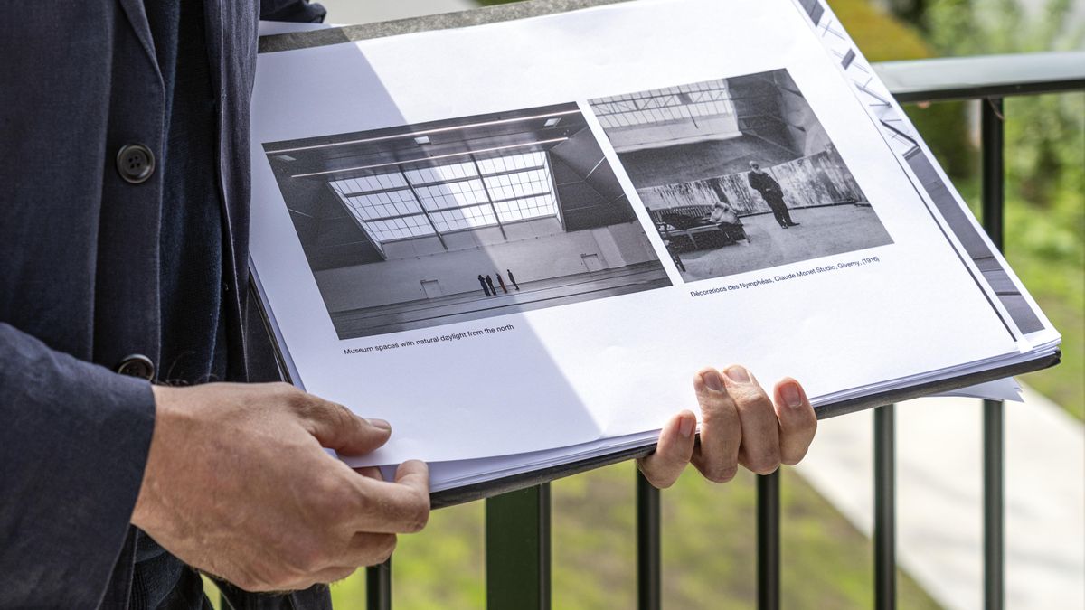 El arquitecto Olivier Salens muestra la inspiración en la iluminación de las salas del museo BRUSK