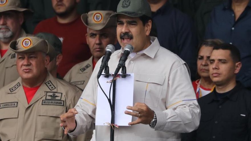 Maduro enseña músculo y vuelve a prometer prosperidad