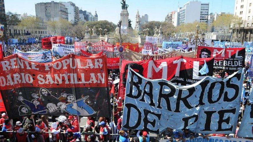 Movimientos sociales cuestionaron a Cristina Kirchner por sus críticas al manejo de los planes