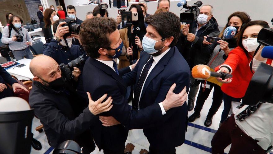 El PP abandona el pacto antitransfuguismo tras la operación en Murcia