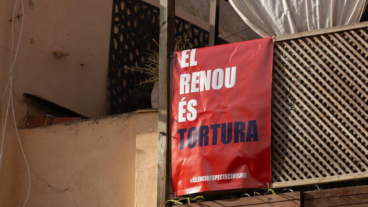Varios colectivos vecinales de Palma han repartido entre sus asociados un cartel donde se lee que “el ruido es tortura”.