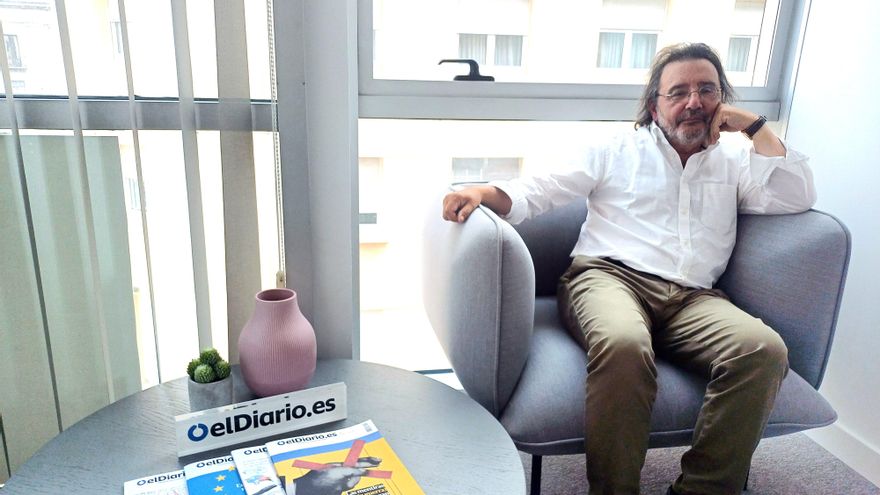 Rafael Manrique, psiquiatra: "La IA quizá llegue algún día a ser inteligente, ahora es una Wikipedia avanzada”