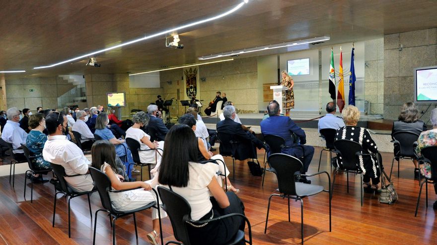 Extremadura recuerda a las víctimas del terrorismo con memoria, dignidad y verdad