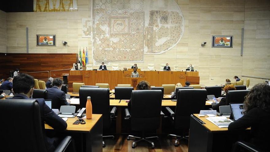 Pleno de la Asamblea de Extremadura celebrado este jueves, 5 de noviembre