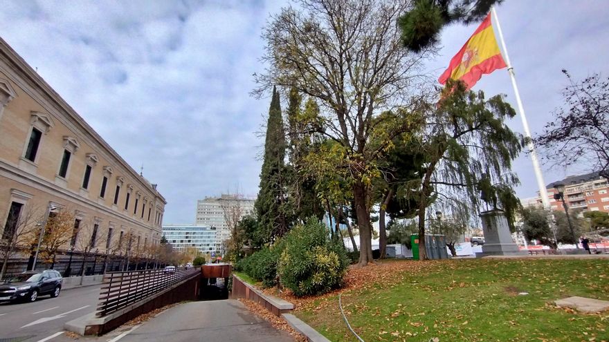 Almeida reprivatizará por 25 años el parking de Colón y no cederá a la EMT su millón de euros anual de beneficios