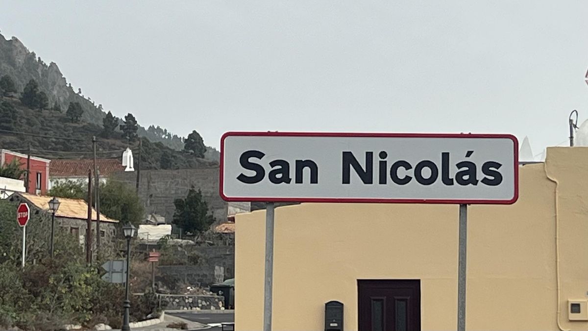 Señal con el nombre de San Nicolás.