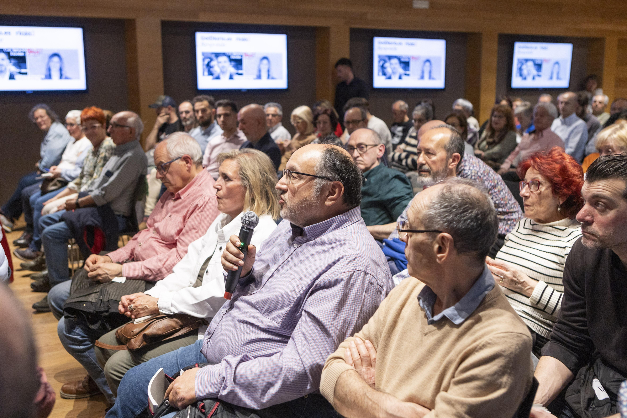 Últimas preguntas del público