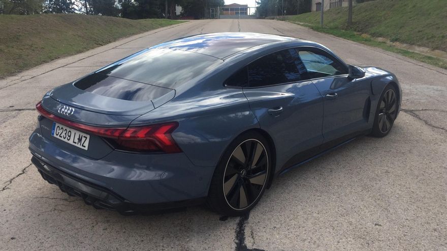 Cuenta con un aventajado coeficiente aerodinámico de 0,24.