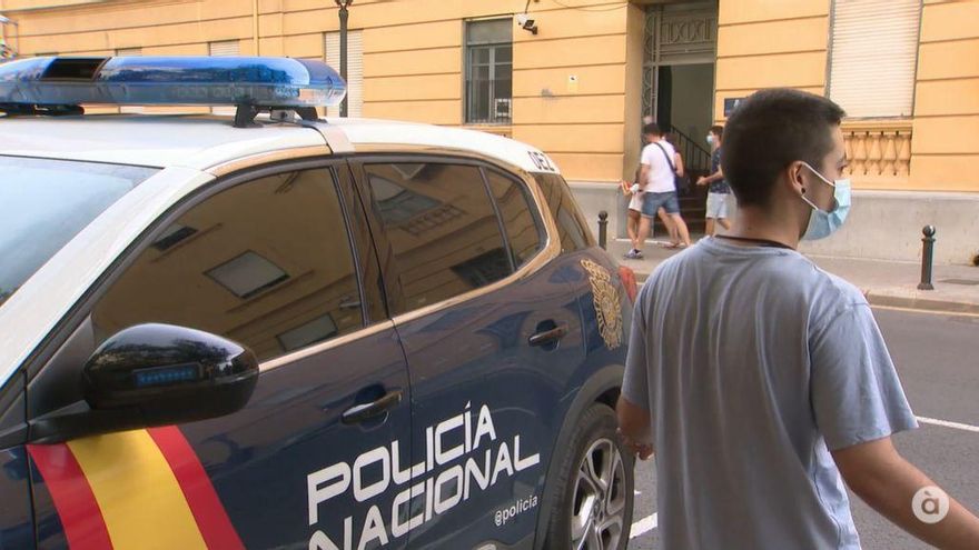 Un joven trans es agredido en València por dirigirse a su atacante en género neutro: "Anoche me reventaron la nariz con unas cuantas hostias"