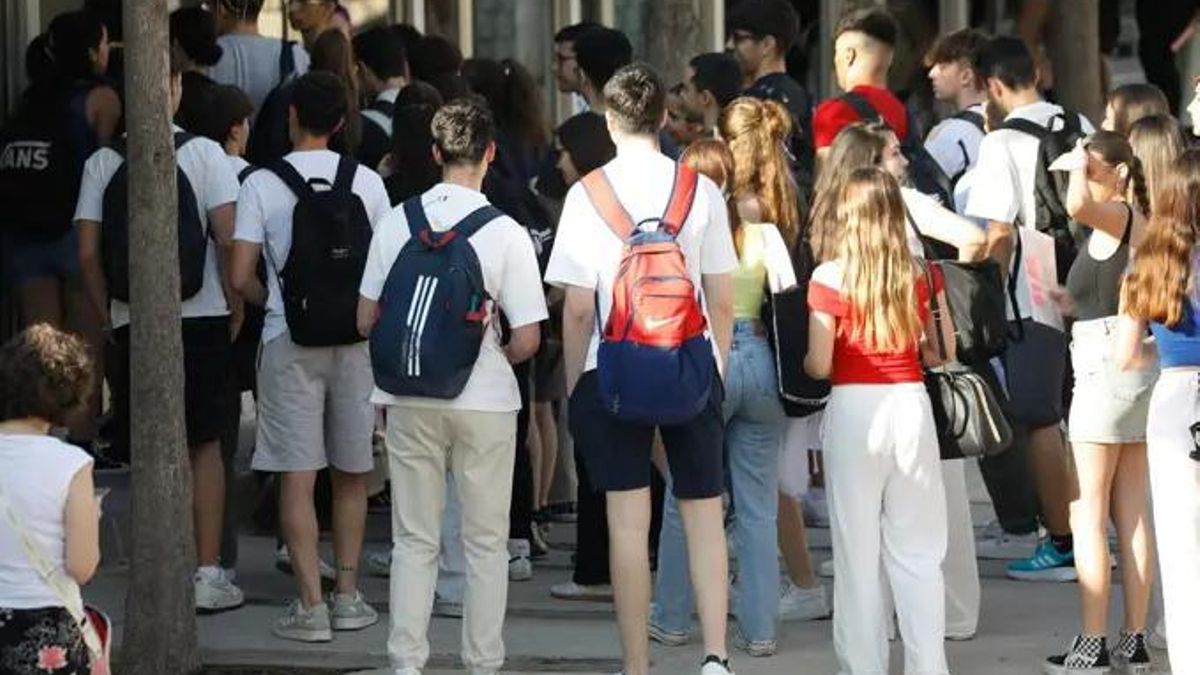 Un grupo de jóvenes