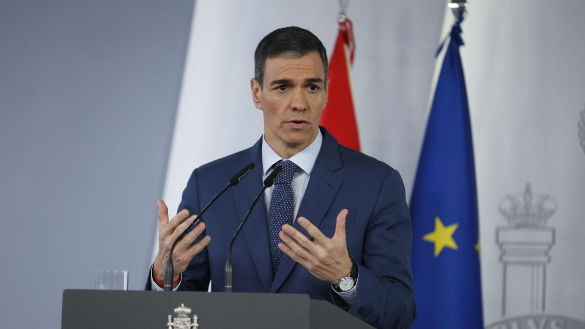 El presidente del Gobierno, Pedro Sánchez, durante su comparecencia este viernes, tras finalizar la reunión del Consejo de Ministros extraordinario en la Moncloa