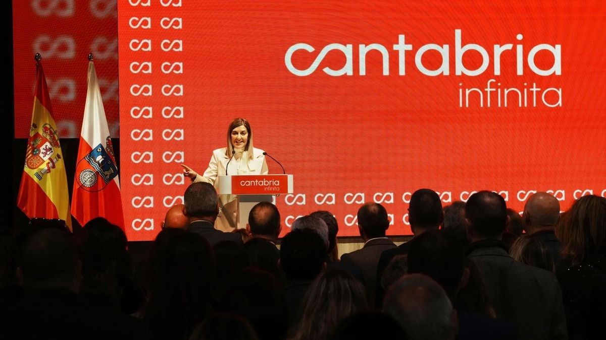 Buruaga anuncia en la Feria Internacional de Turismo que va a subvencionar viajes a Canarias para los cántabros mayores de 65 años