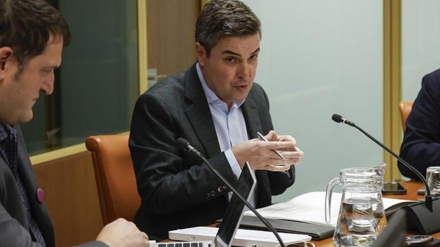 El Gobierno vasco dice que "cumple" en calidad de aire, pero que Euskadi "no es las Azores" por la industria