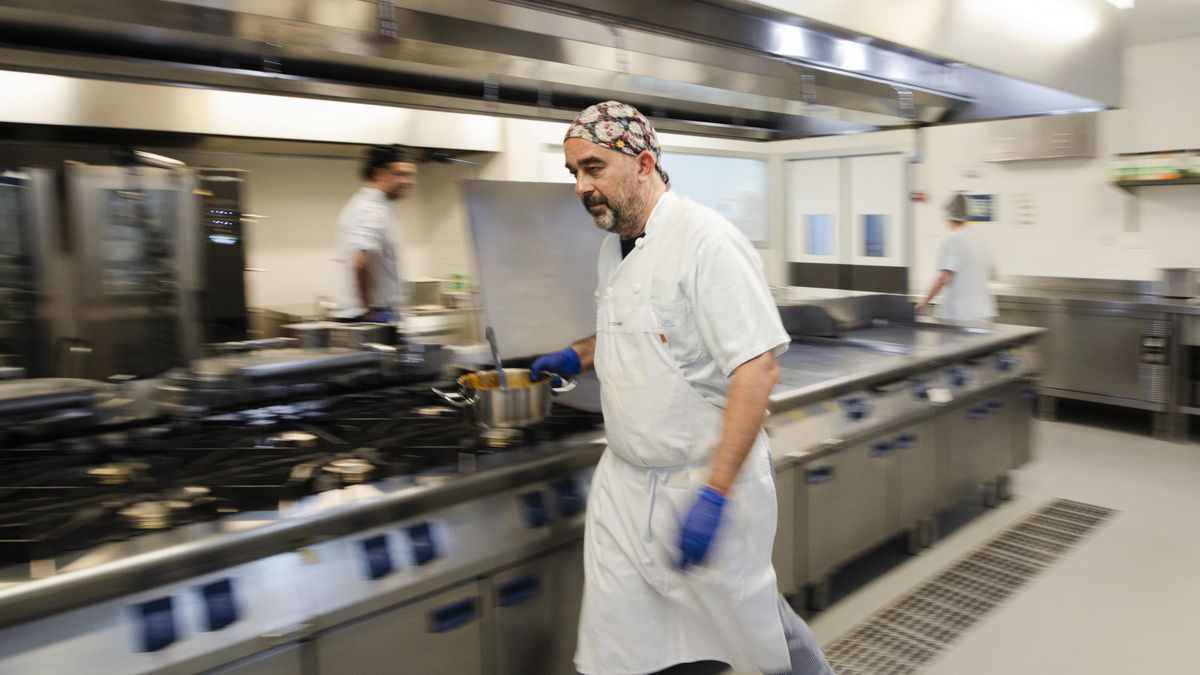 Comienza la negociación del convenio de hostelería de Cantabria: "Las condiciones laborales no son buenas y la gente prefiere irse a otros sectores"