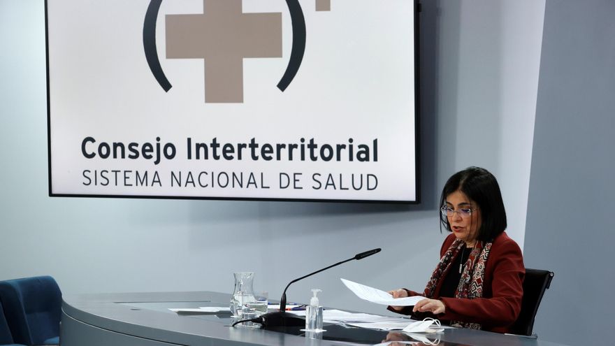 La ministra de Sanidad, Carolina Darías, durante la rueda de prensa ofrecida en Madrid tras su asistencia al Consejo Interterritorial de Salud. EFE/Zipi/ Archivo