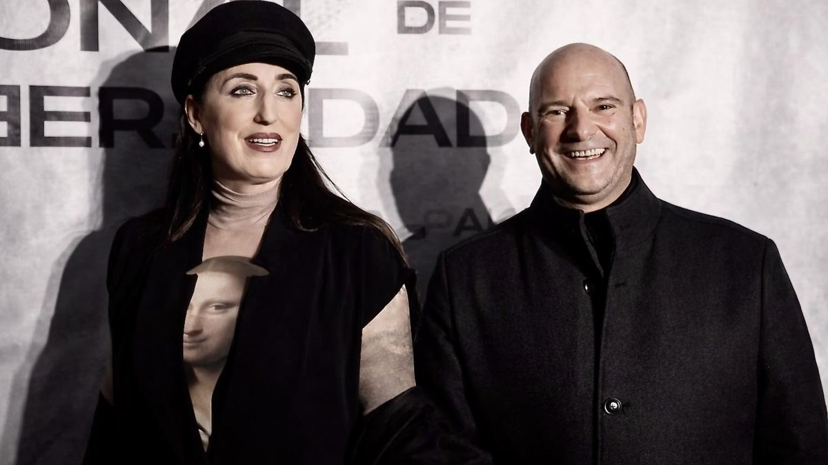 Juan Nicolás con Rossy de palma en la clausura del congreso Internacional de Artes y Diversidad en Murcia