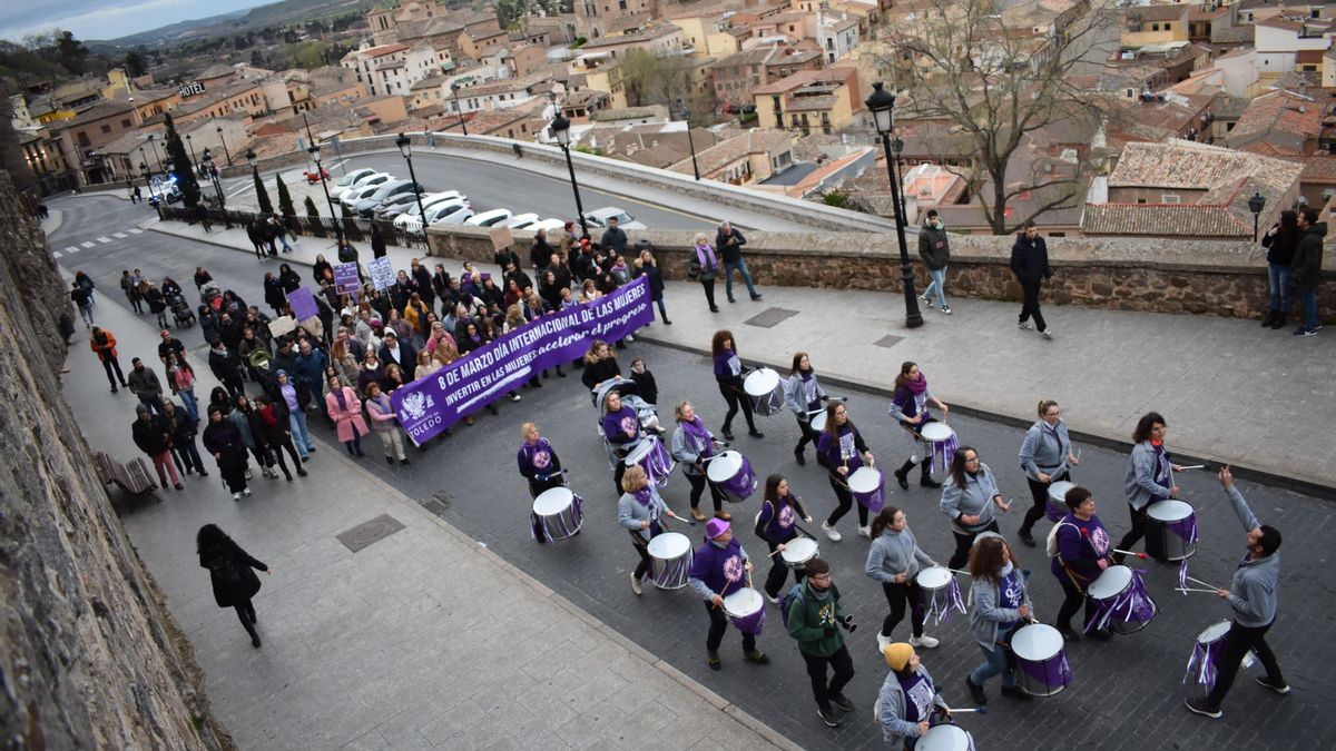 Manifestación convocada por el Consejo de la Mujer y el Ayuntamiento en Toledo