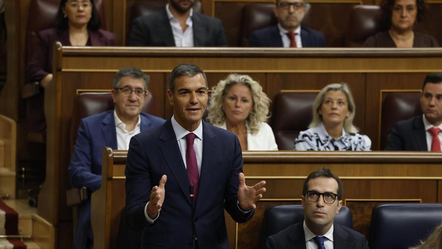 El presidente del Gobierno, Pedro Sánchez, interviene durante la primera sesión de control del Congreso del curso político, este miércoles. EFE/ J.J. Guillén