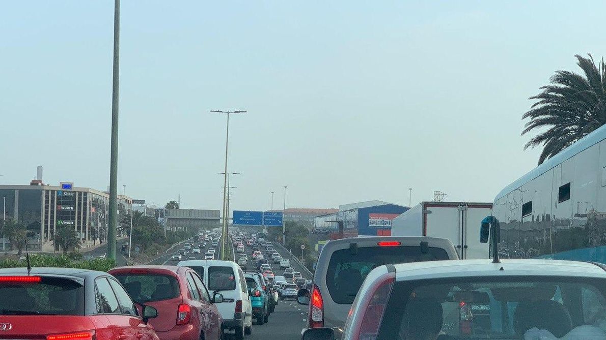 Atasco en la GC-1, a la altura de Telde en dirección sur.