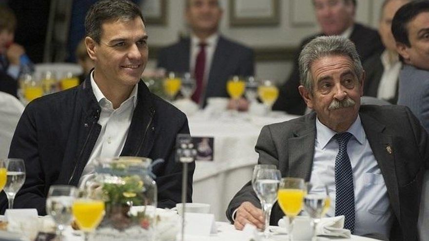 Pedro Sánchez y Miguel Ángel Revilla.
