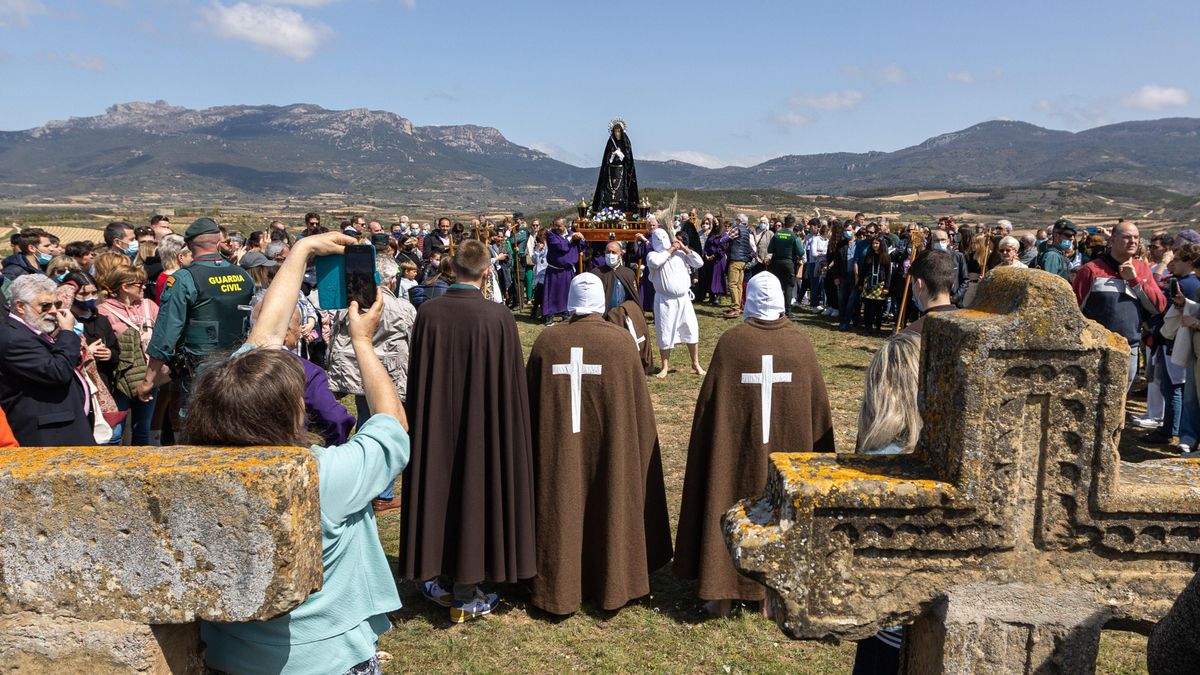 La Cofradía de Los picaos de San Vicente de la Sonsierra responde: "Los informadores gráficos seguirán fuera del circuito procesional"