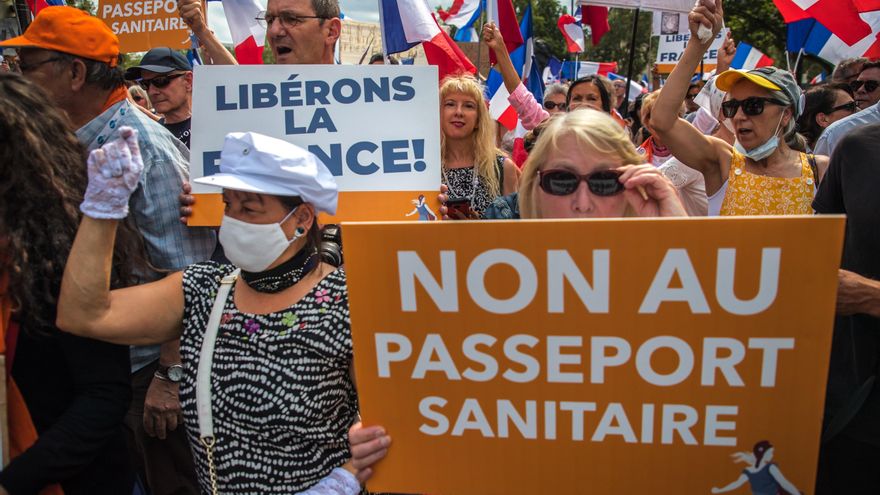 Decenas de miles de manifestantes en Francia contra el certificado sanitario EFE/EPA/CHRISTOPHE PETIT TESSON