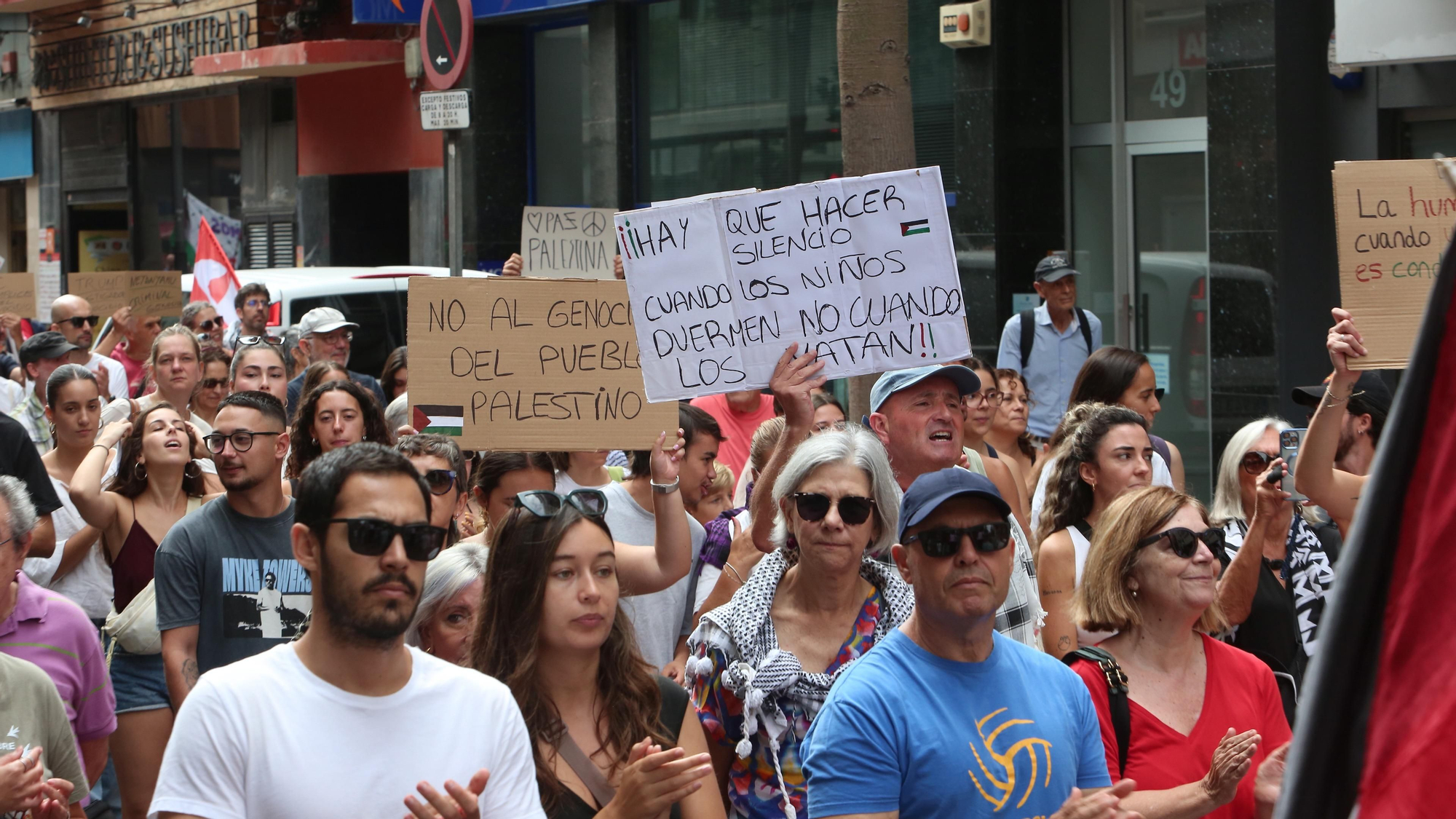 En imágenes || Manifestación en Gran Canaria en apoyo a Palestina