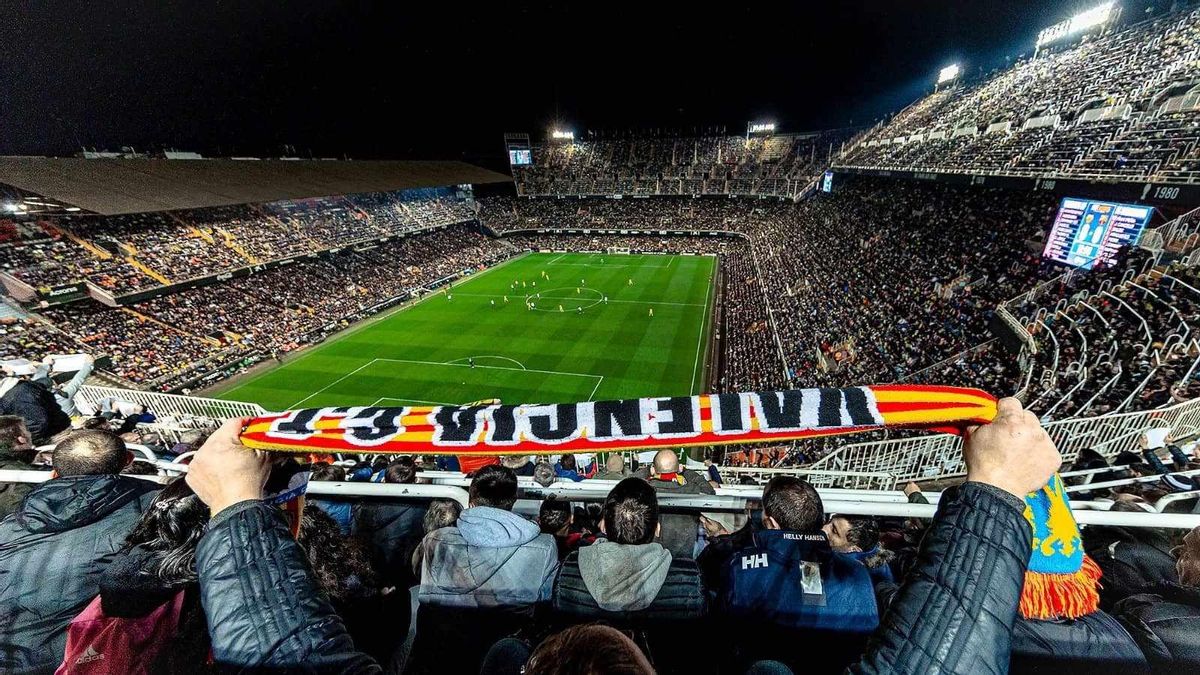 Un juzgado investiga a un aficionado por gritos racistas en el estadio de Mestalla: “¡Negro de mierda, vete al Bioparc!”