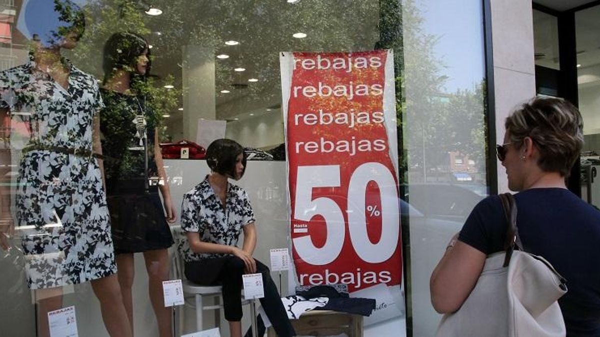 Cuándo empiezan las rebajas de verano 2025 en Zara, Mango y resto de tiendas: fechas oficiales