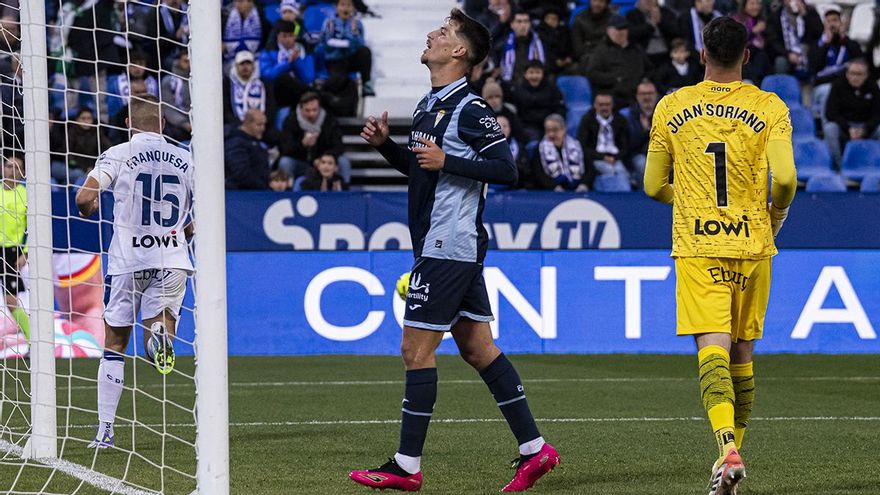 Así queda la clasificación de Segunda División: El Córdoba CF pierde otros dos puestos