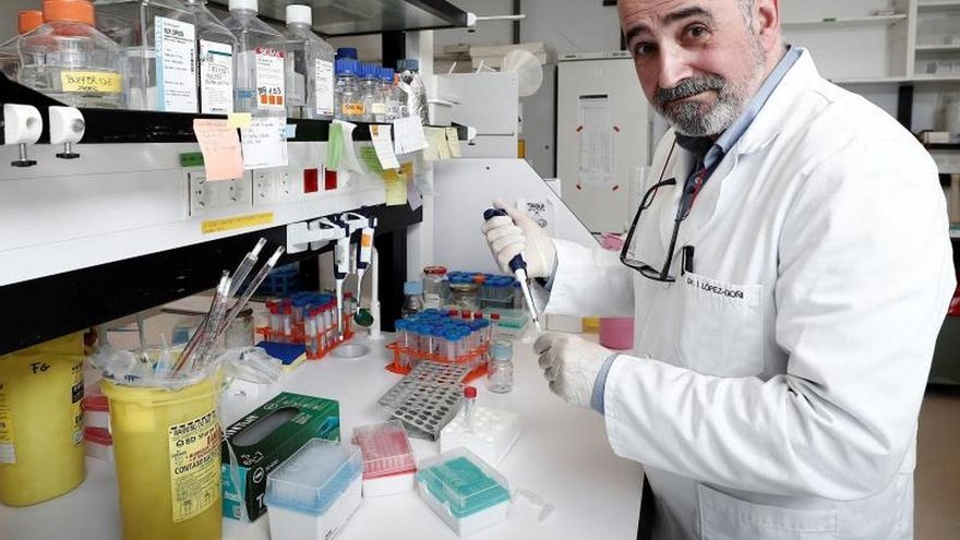 El catedrático de Microbiología e investigador del Departamento de Microbiología y Parasitología de la Universidad de Navarra, Ignacio López-Goñi .