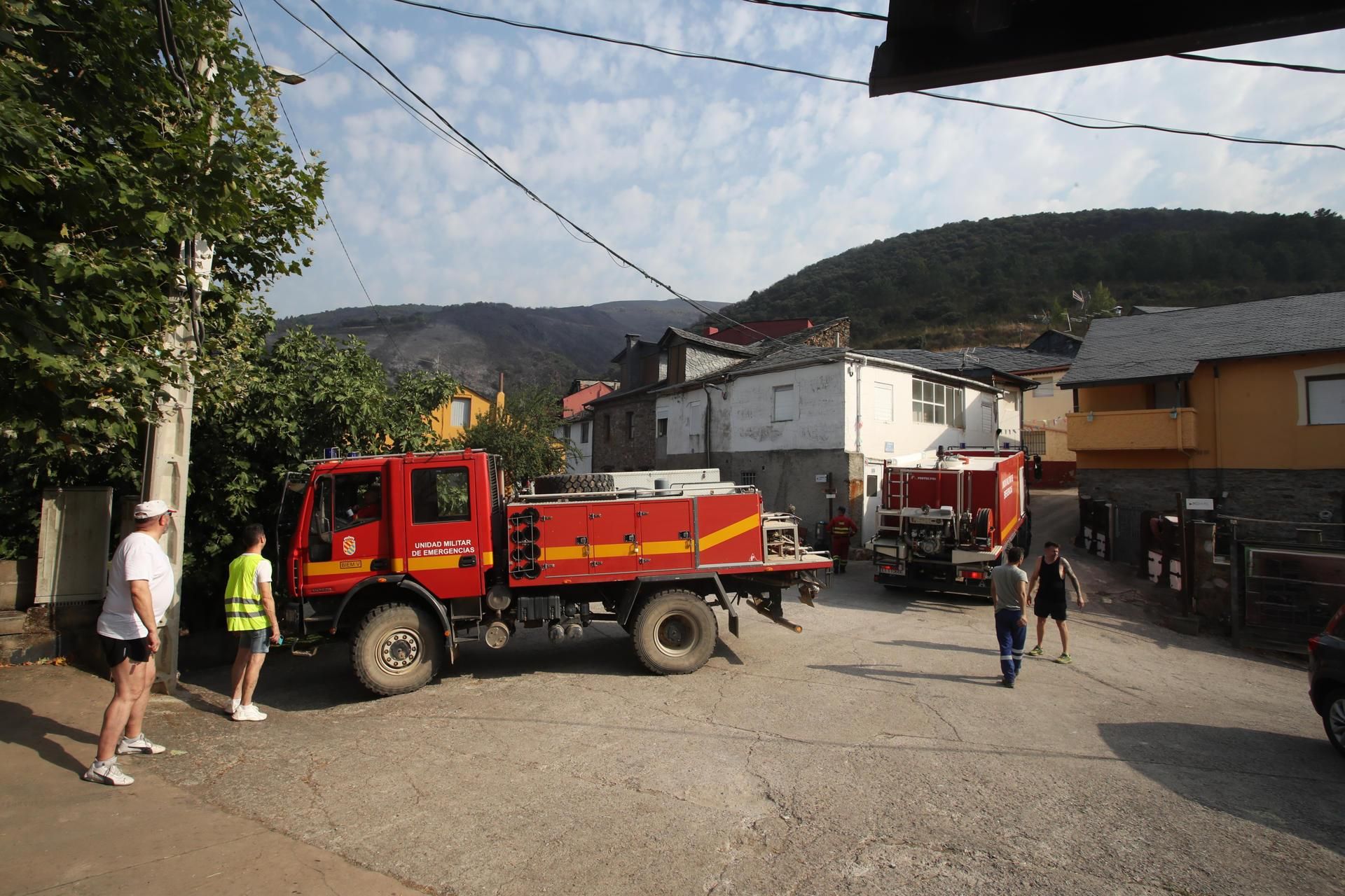 Incendio en Yeres. / Ana F. Barredo / Agencia EFE