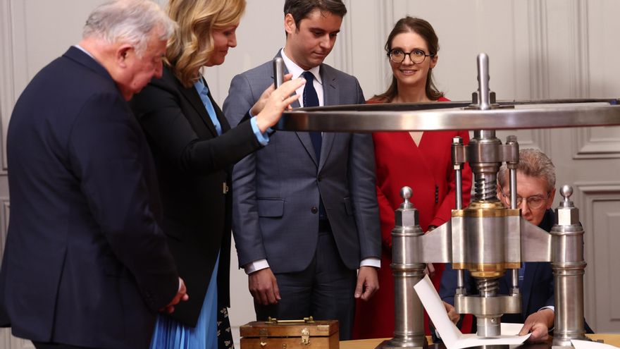 Francia hace historia al blindar en la Constitución el derecho al aborto