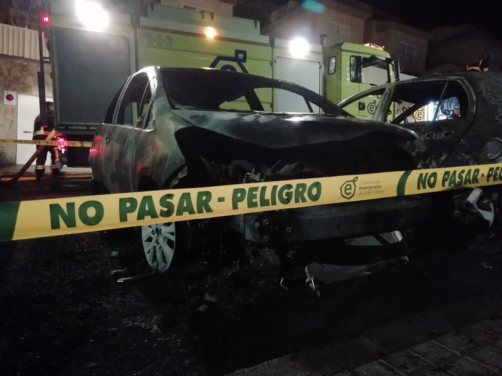 Coches calcinados en Arguineguín