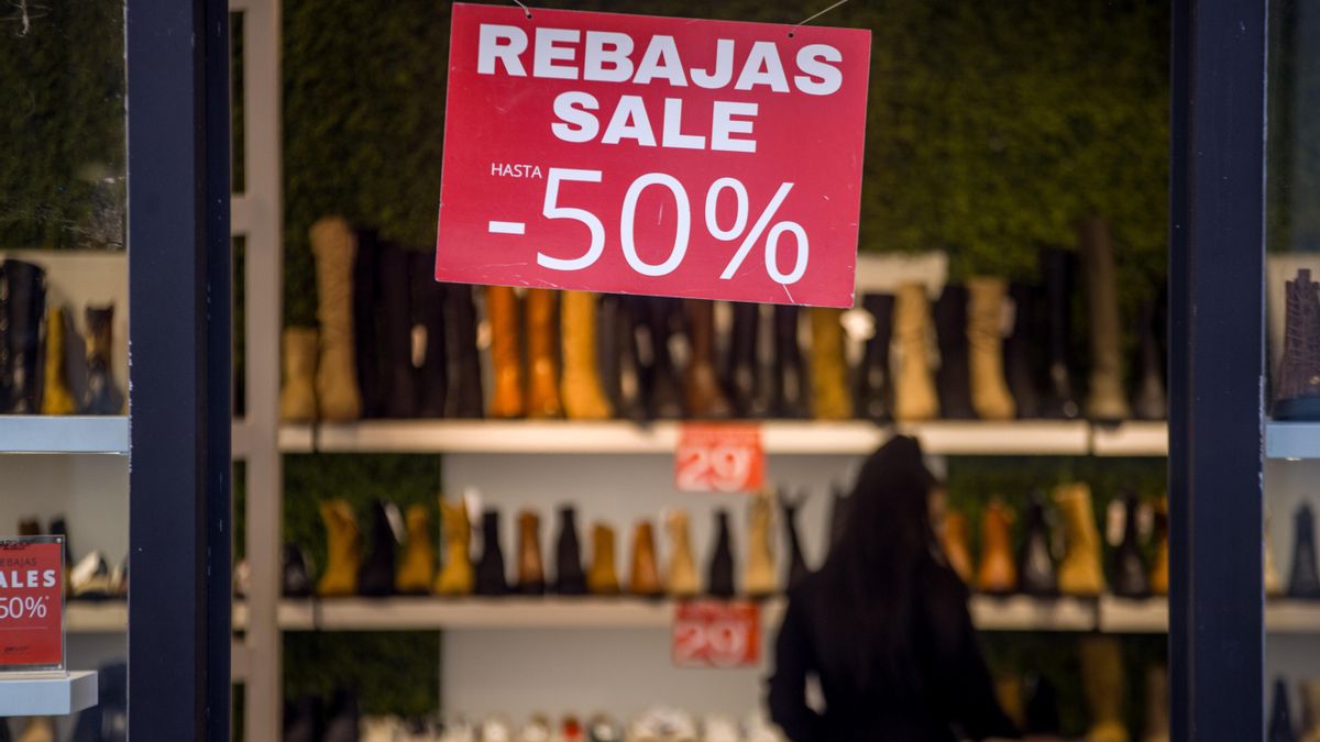 ¿Por qué las rebajas son en enero? Así aprendimos en España a comprar más barato después de Navidad
