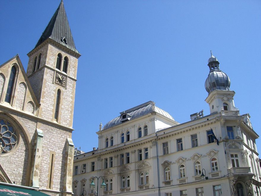 Un trozo de Viena en Los Balcanes. Calle Ferhadija.