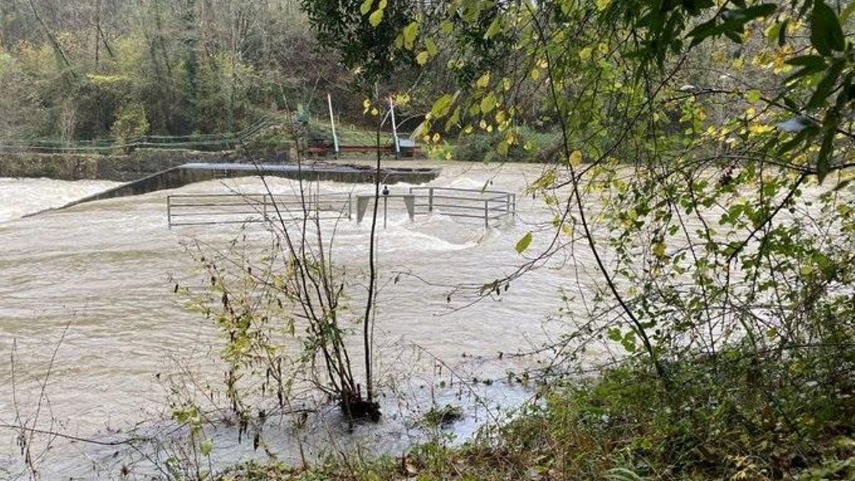 Río desbordado en Cantabria en una imagen de archivo.