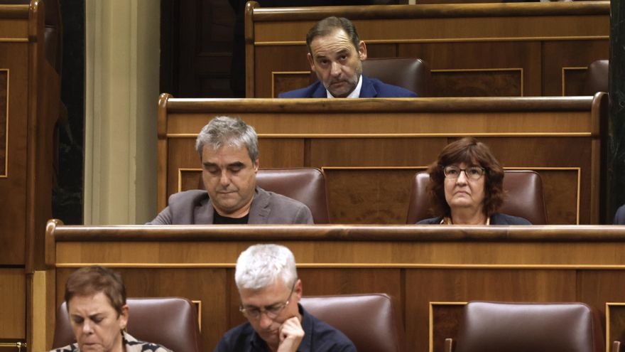 Ábalos dice que él no ha hablado "en su vida" de chistorras y que justificará sus ingresos