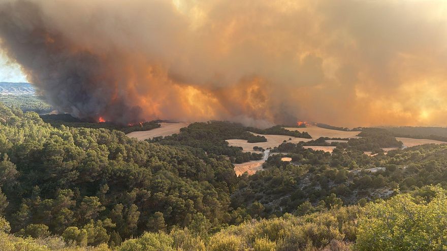 Los agricultores de Aragón piden formar parte del operativo de incendios: "Somos los primeros interesados en apagarlos"
