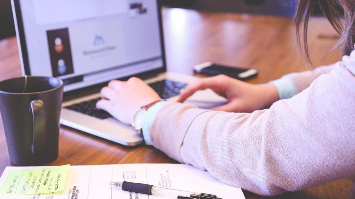 Aragón oferta casi 3.000 plazas en cursos online para docentes, con 610 plazas en robótica, programación y STEAM