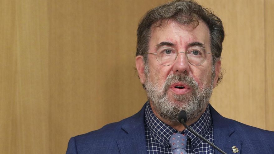 Carlos Egea, experto en sueño: "La cama es para dormir y tener sexo, no para ver la tele o leer"