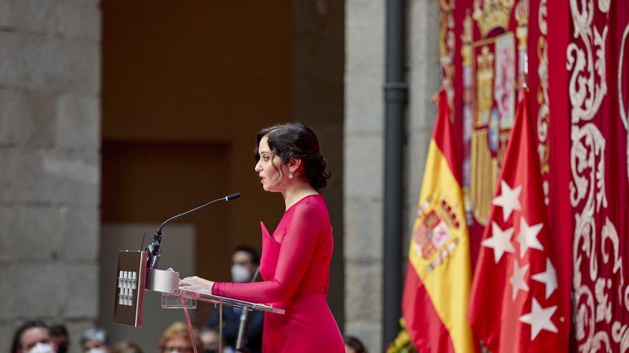 La presidenta de la Comunidad de Madrid, Isabel Díaz Ayuso, interviene en el acto de toma de posesión como presidenta de la Comunidad de Madrid