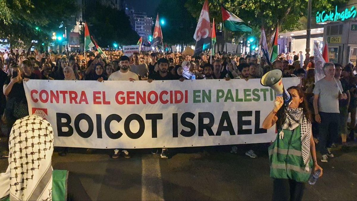 Cabecera de la manifestación contra el genocidio en Palestina.
