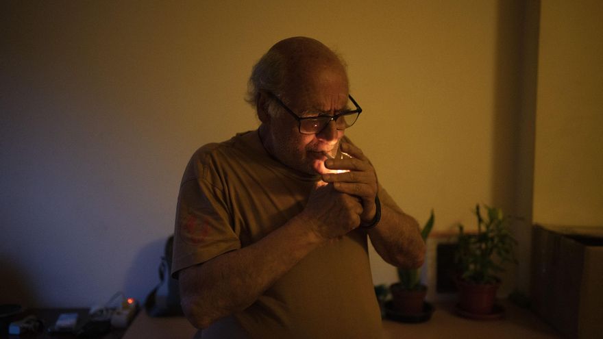 Una noche en el edificio "Dignidad" antes de su intento de desalojo