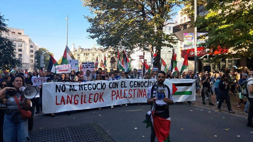 Cerca de 100.000 personas se echan a las calles en Euskadi contra el genocidio de Israel en Palestina