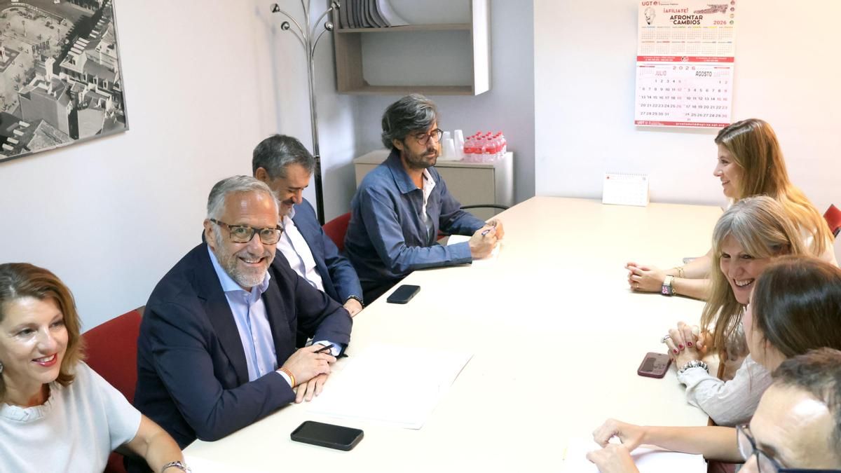 Vox marca el paso al PP en Castilla y León: la Junta recurrirá los traslados de menores de Ceuta
