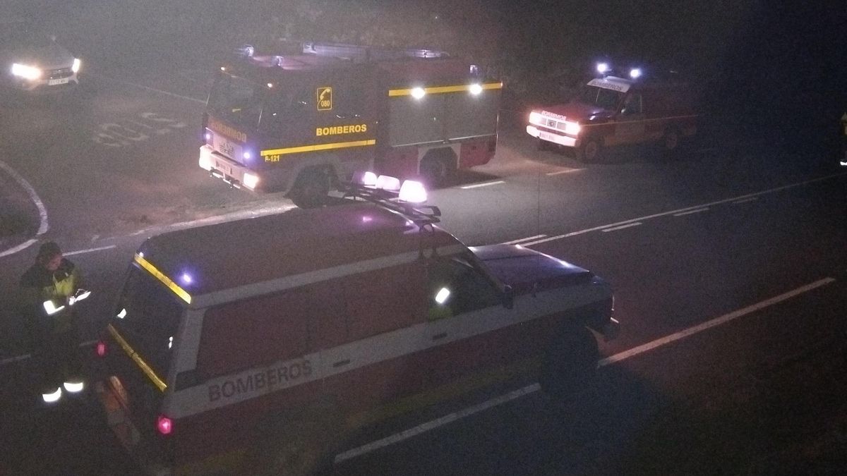 Varios vehículos de Bomberos La Palma.