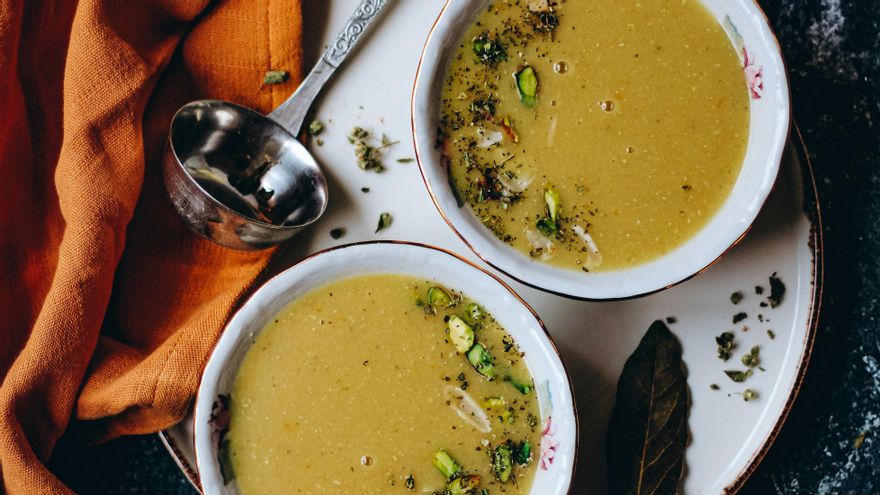 La crema de calabacín, calabaza y puerro queda deliciosa y es muy nutritiva