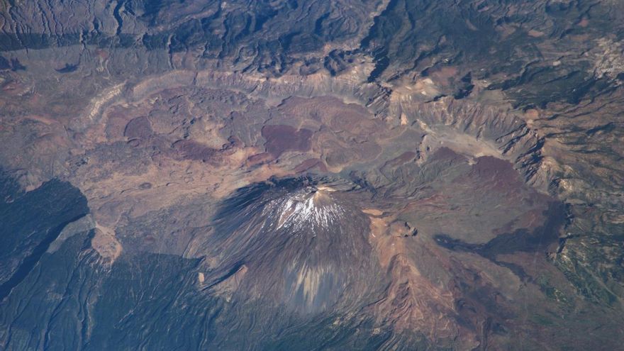 Tenerife registra 500 seísmos en diez horas al oeste de Las Cañadas del Teide
