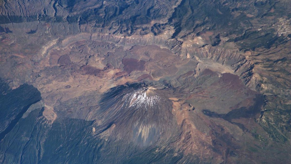 Tenerife registra 500 seísmos en diez horas al oeste de Las Cañadas del Teide